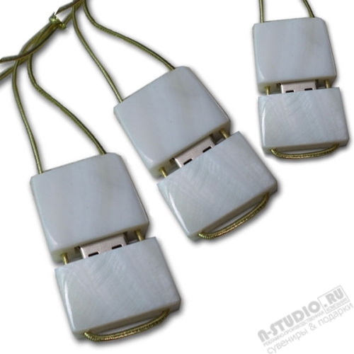 Флешки из ракушки на шнурке под нанесение логотипа usb-флэш